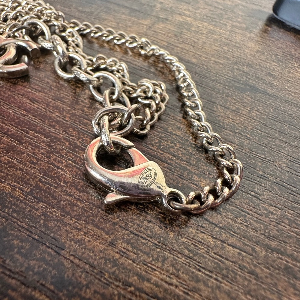 Authentic CHANEL Hotel Pink Heart and Logo Tag Charm Necklace - Picture 5 of 7